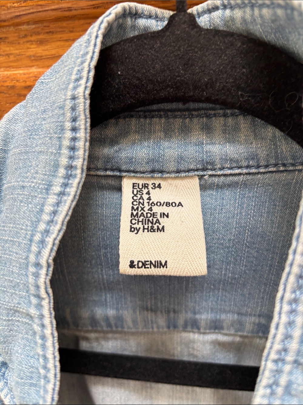 H&M Light Blue Denim Button-Up Jacket - Picture 4 of 6